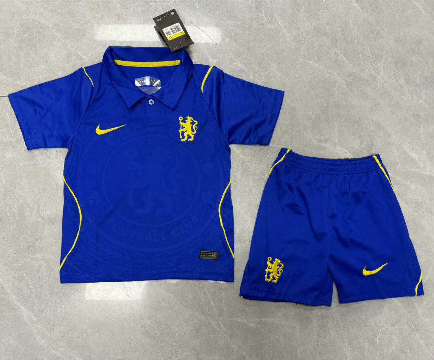 Chelsea Home Kids Suit & Socks 26/27