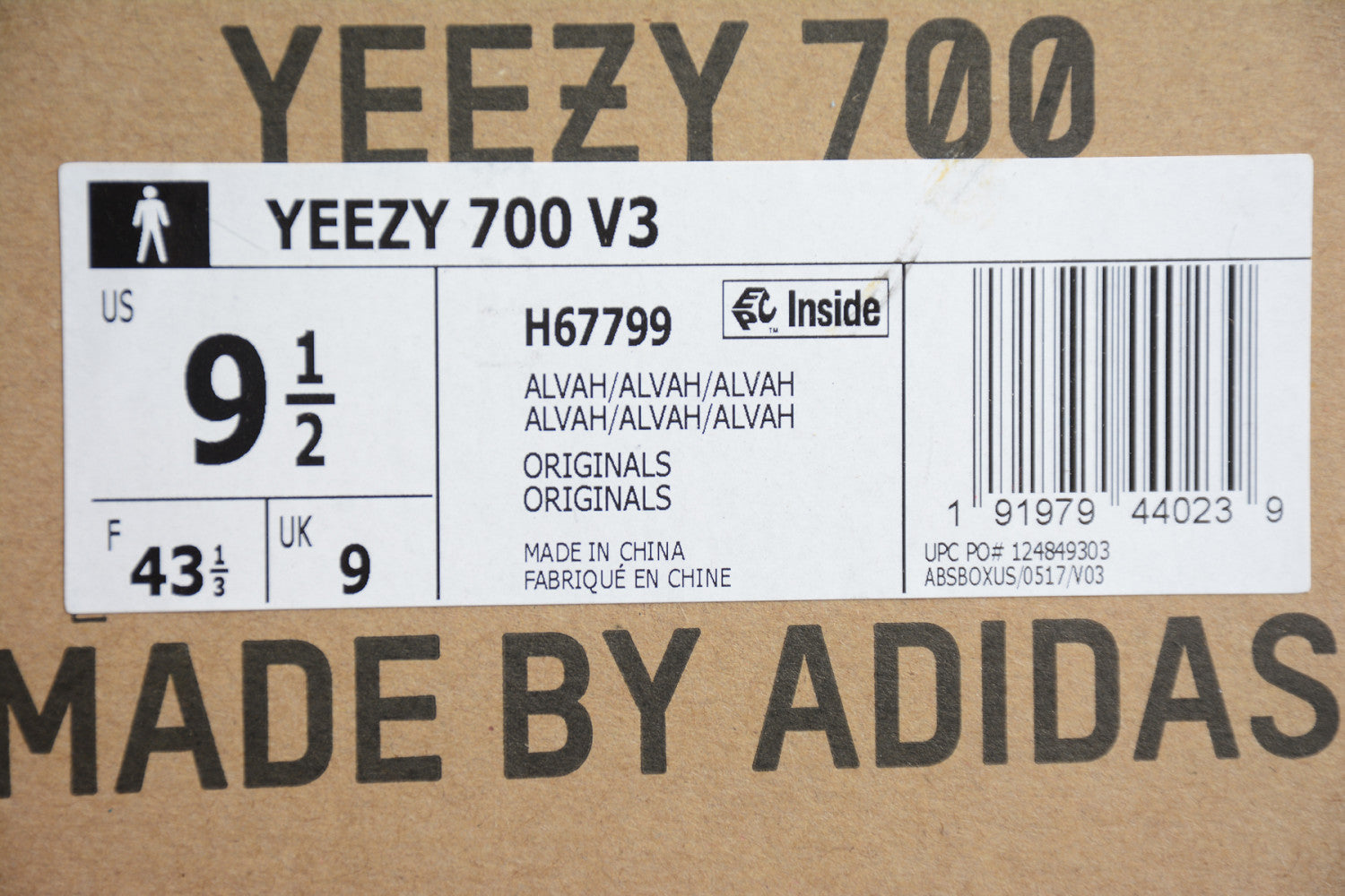 Yeezy Boost 700V3 Black H67799