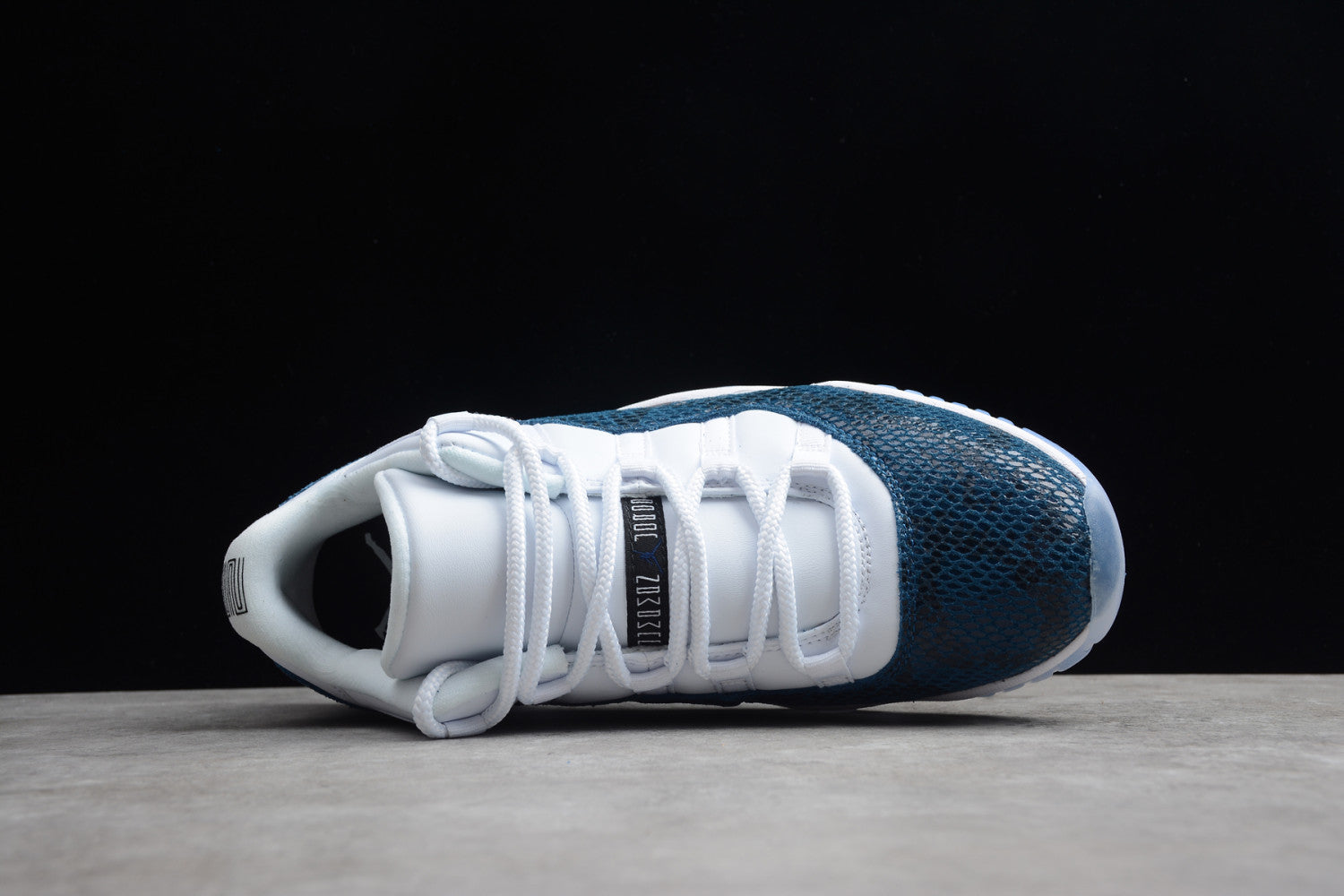 Air Jordan 11 Low White Blue AJ11 CD6846-102