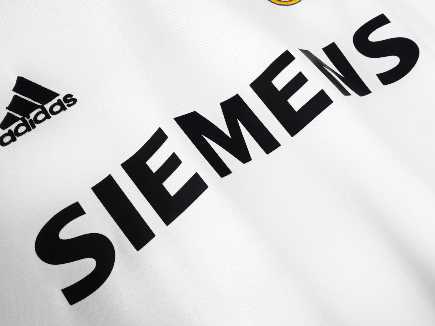 Real Madrid Home Retro Jersey 2005/06