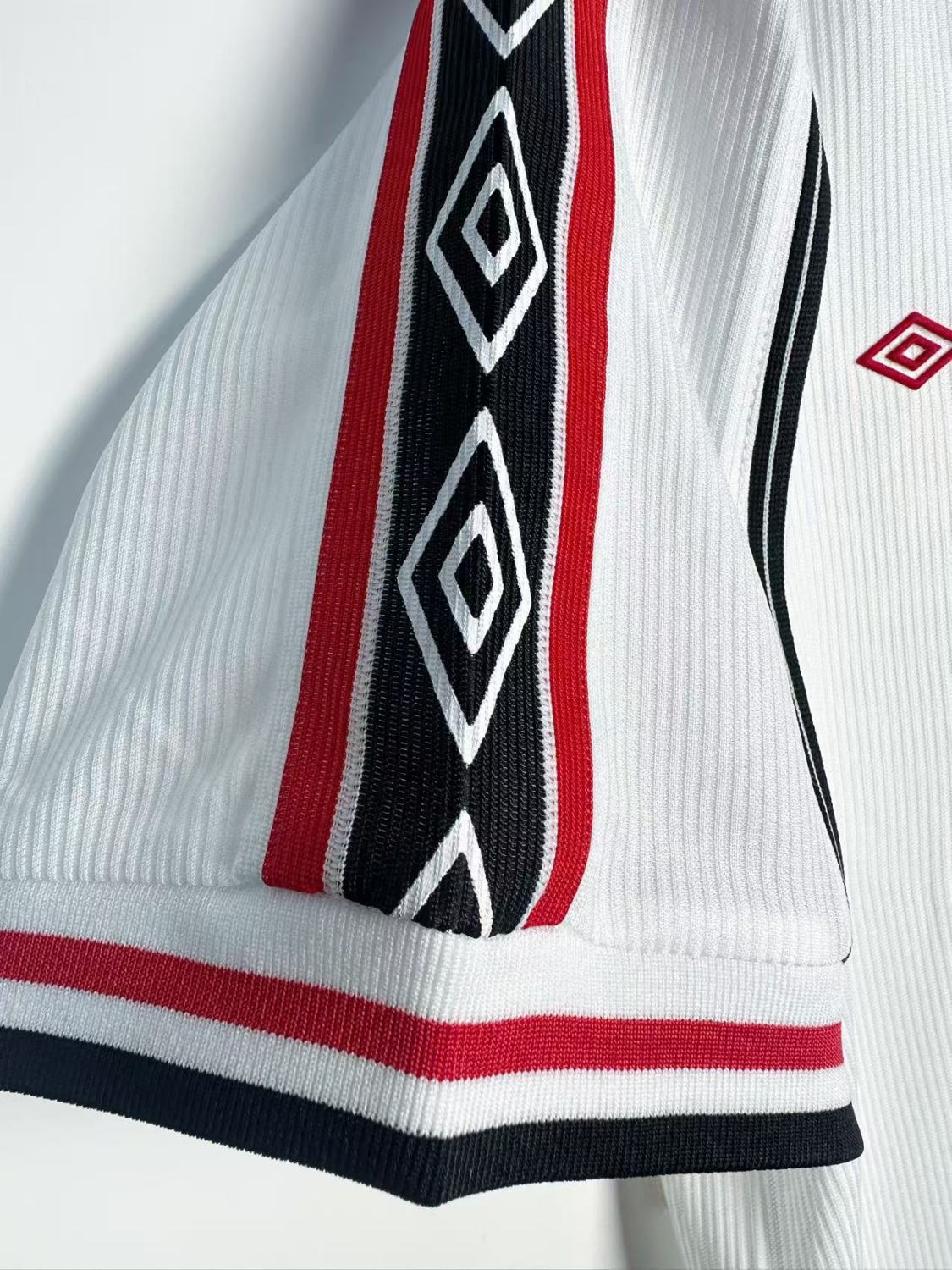 Manchester United Commemorative Edition Retro Jersey 98/99