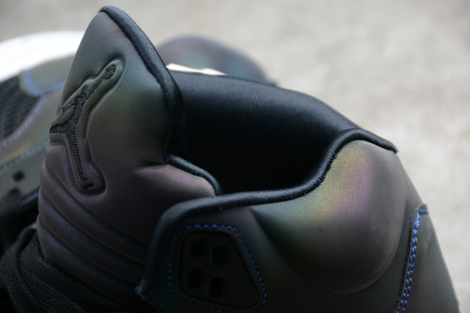 Air Jordan 5 WMNS “Oil Grey” CD2722-001
