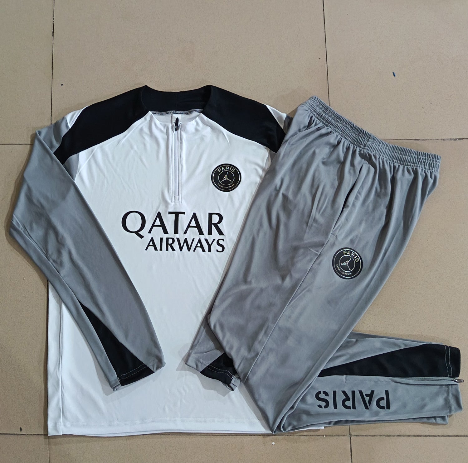 Paris Saint GermainTraining Jersey Suit 26/27