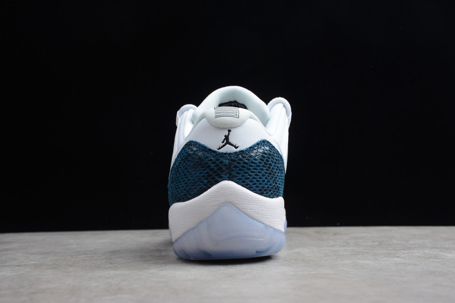 Air Jordan 11 Low White Blue AJ11 CD6846-102