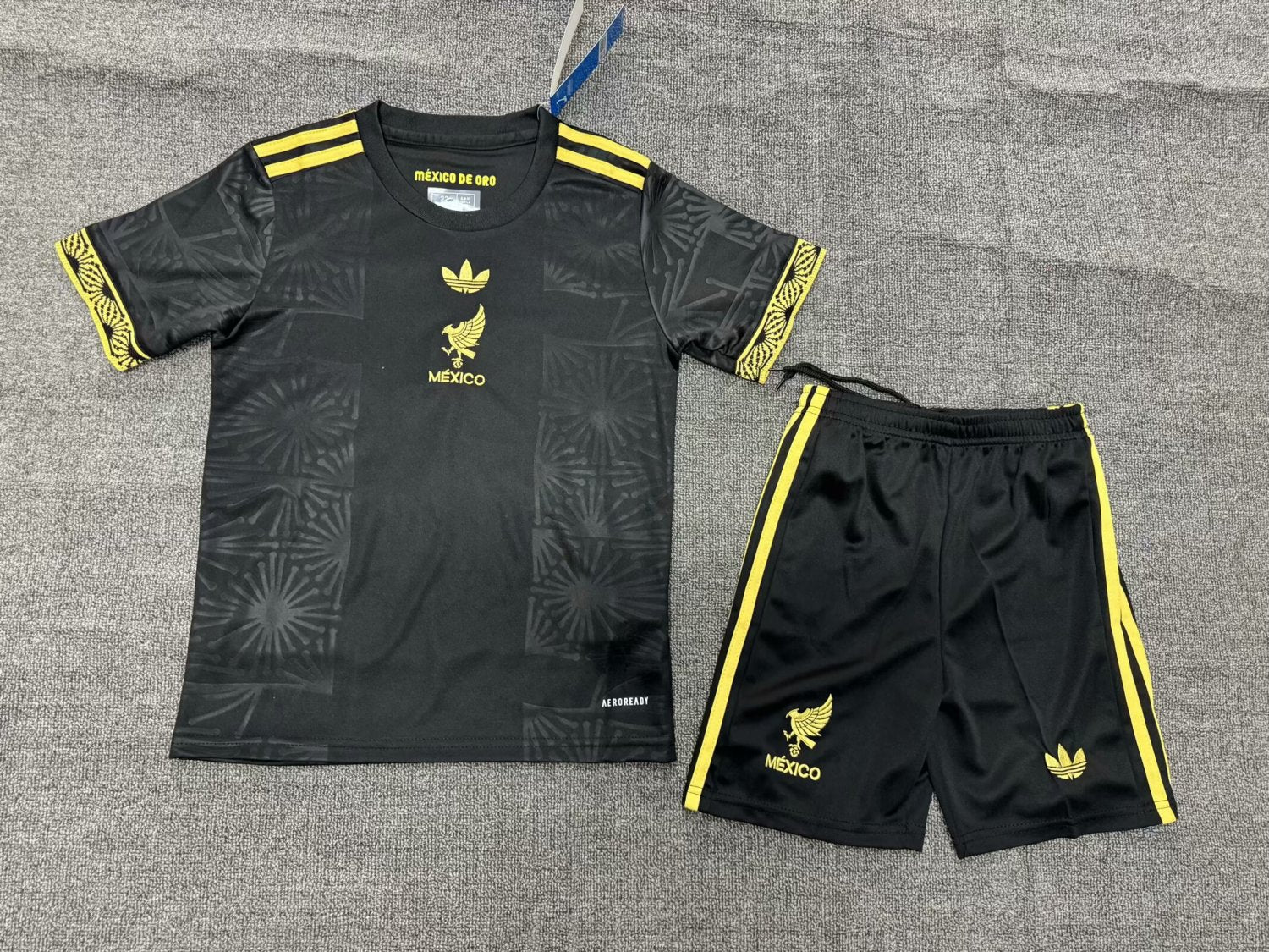 Mexico Gold 25/26 Kids Suit & Socks