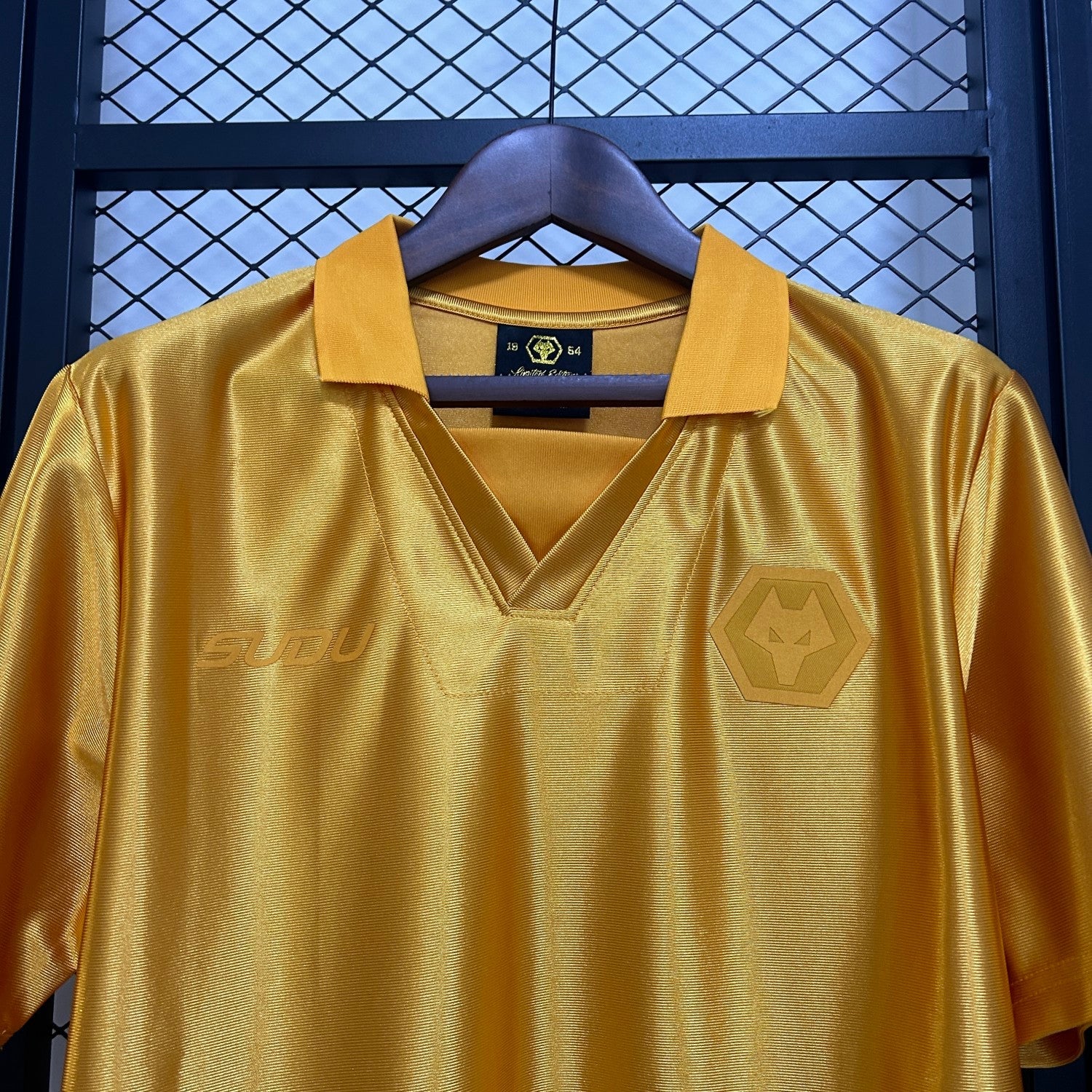 Wolves 70 Limited Edition Man Jersey