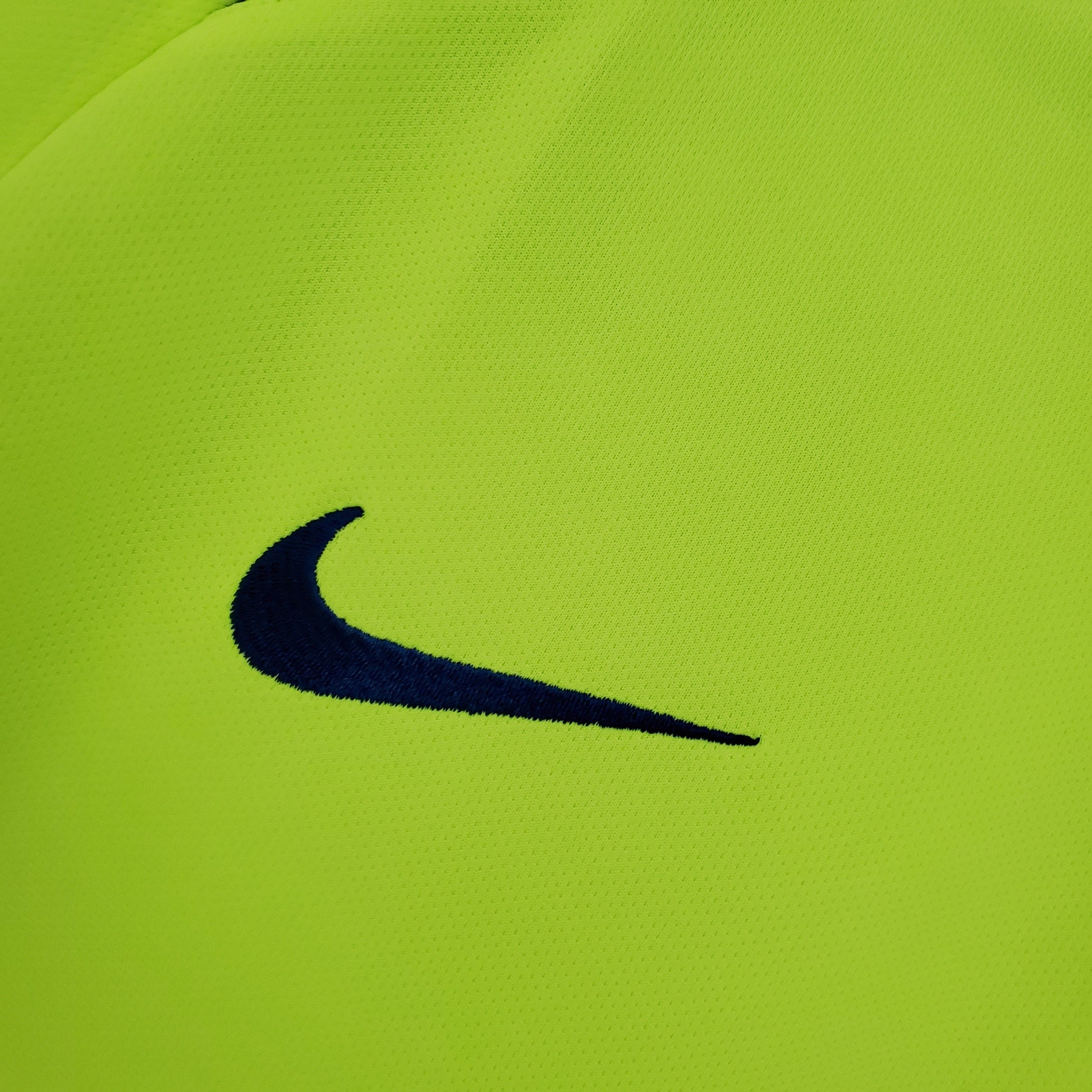 Barcelona Away Retro Jersey 2005/06