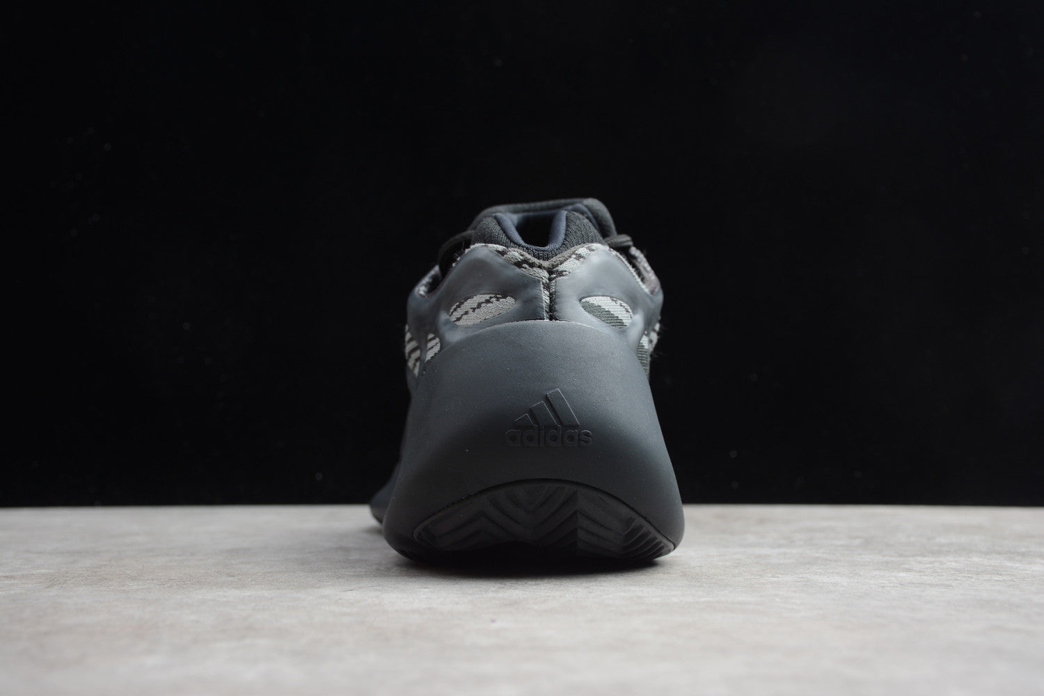 Yeezy Boost 700V3 Black H67799