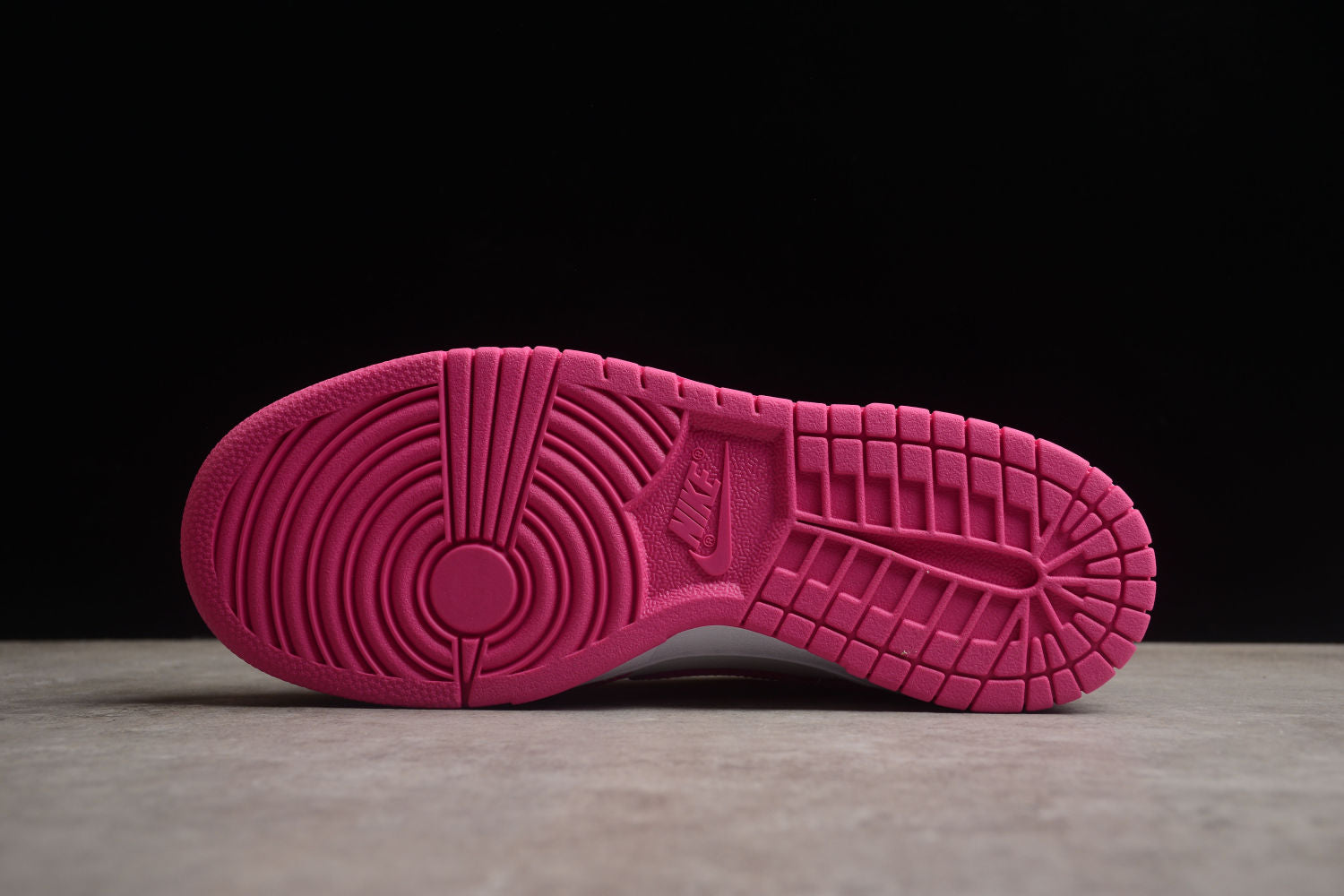 SB Dunk Low Pro lso White Gum FJ0704-100